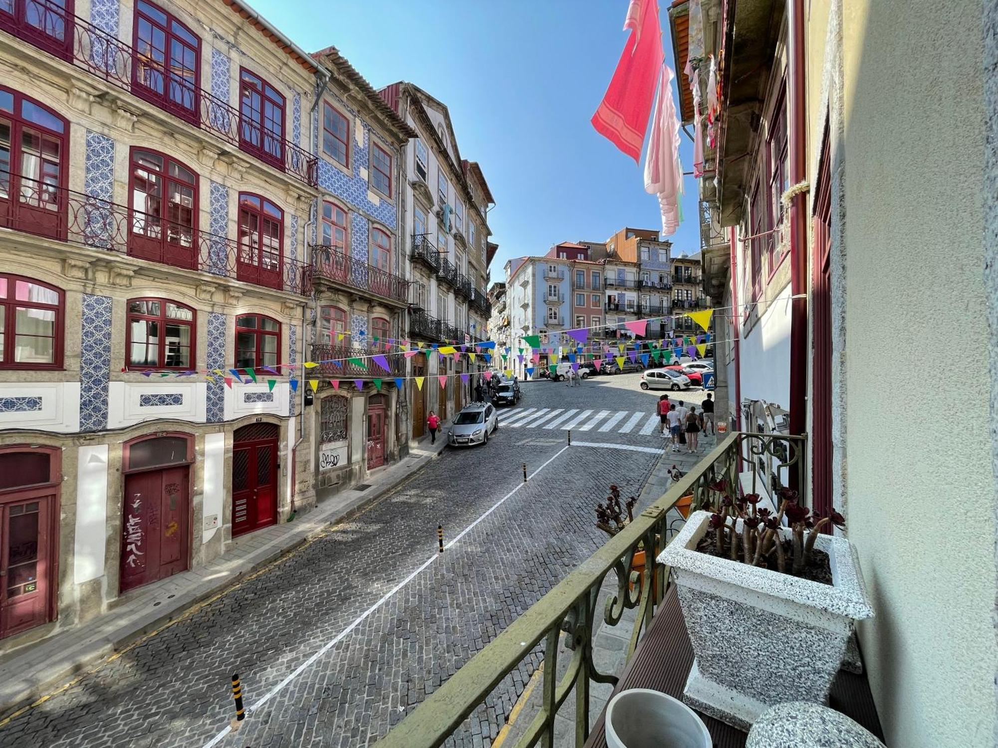 Historic Porto Balcony Hideaway - Taipas House 60 Apartment Exterior photo